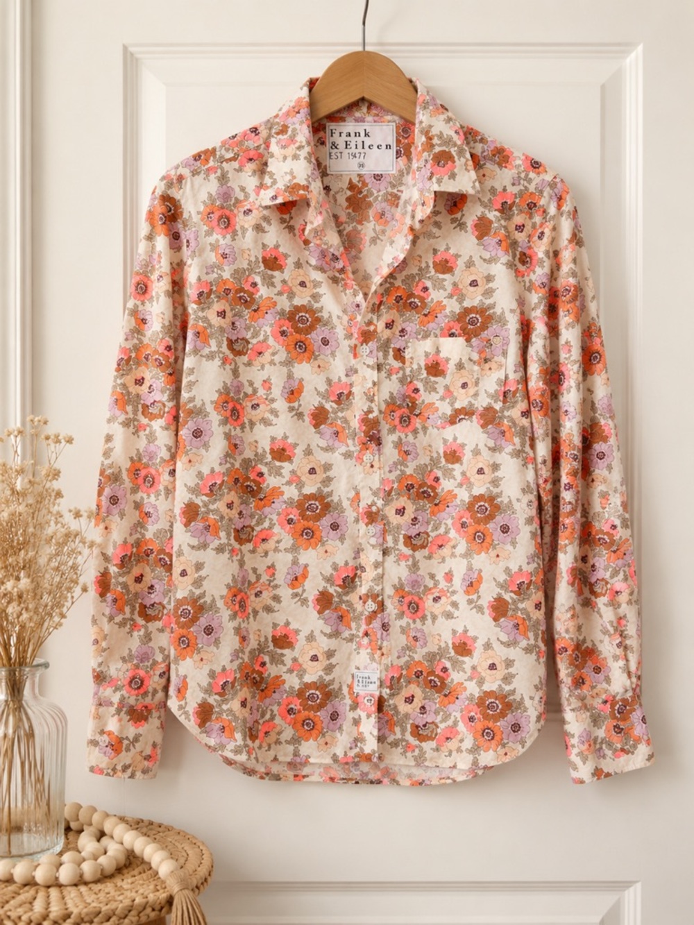 Frank & Eileen Size M Eileen Cut Neon Florals 100% Cotton Woven in Italy